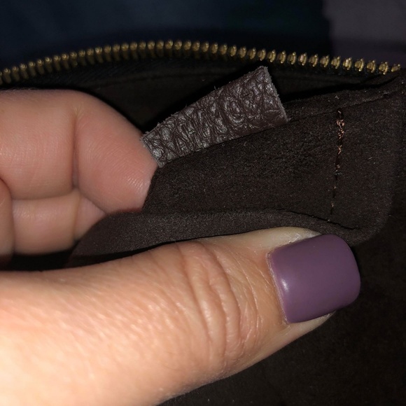 Louis Vuitton Hyde Park - EUC - Picture 16 of 17